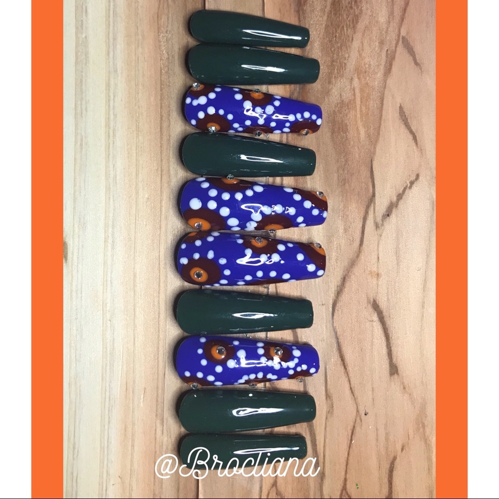 Press on nails